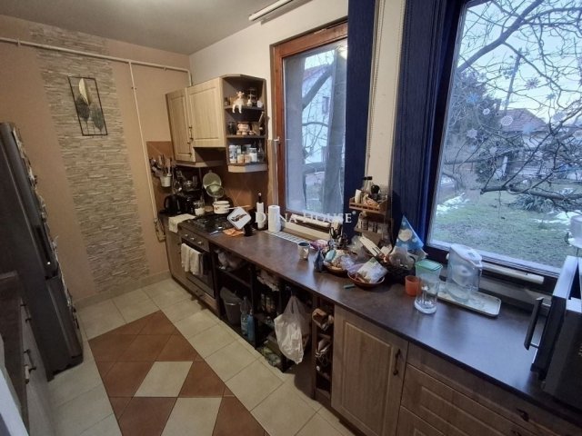 Eladó családi ház, Vecsésen 149.999 M Ft, 5 szobás