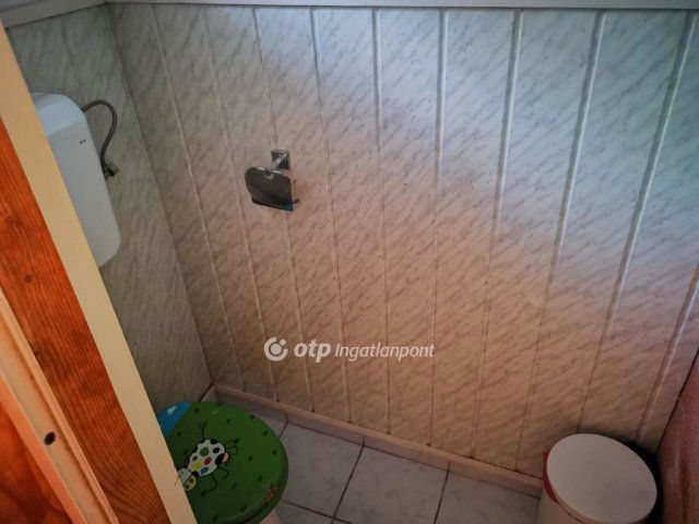 Eladó családi ház, Szigetszentmiklóson 85 M Ft, 5+1 szobás