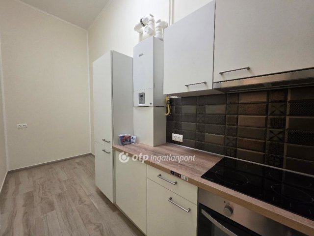 Eladó téglalakás, Budapesten, VIII. kerületben 79.2 M Ft