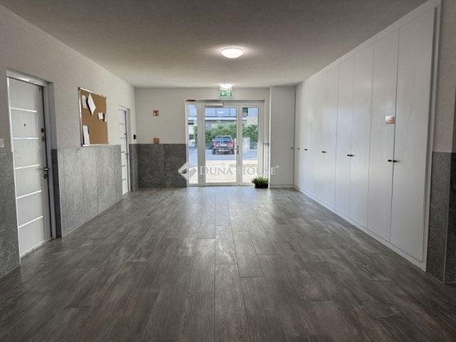 Eladó téglalakás, Érden 134.9 M Ft, 6 szobás