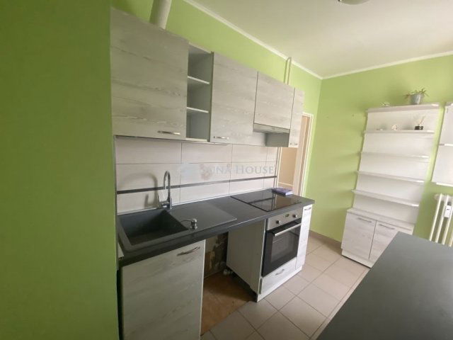 Eladó panellakás, Pécsett 49.9 M Ft, 3 szobás