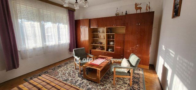 Eladó ikerház, Tényőn 37.5 M Ft, 2 szobás