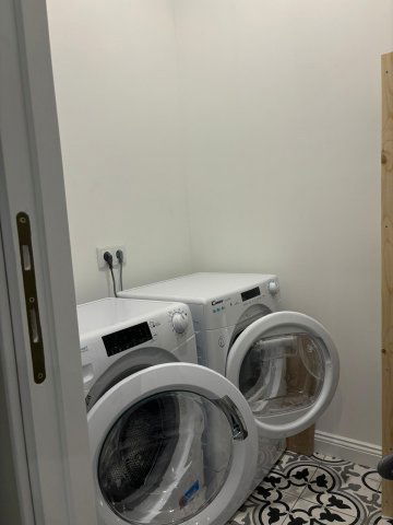 Kiadó téglalakás, albérlet, V. kerületben, Kálmán Imre utcában