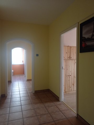 Eladó panellakás, Szolnokon 45 M Ft, 3 szobás