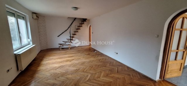 Eladó családi ház, Budaörsön 180 M Ft, 5 szobás