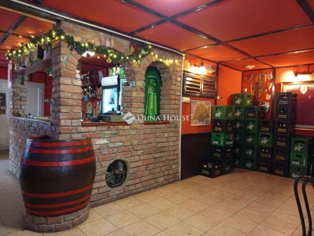 Eladó üzlethelyiség, Komlón 54.9 M Ft / költözzbe.hu