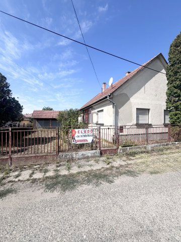 Eladó családi ház, Tápiószelén 33.9 M Ft, 4 szobás