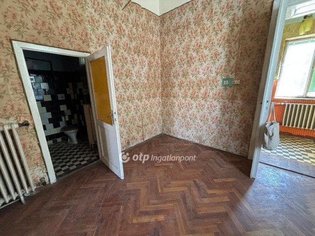 Eladó téglalakás, Kisvárdán 87 M Ft, 6 szobás