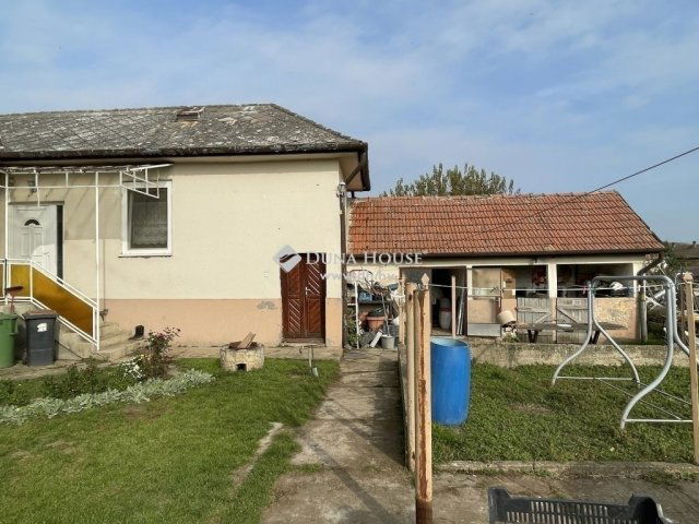 Eladó családi ház, Zsámbokon 46 M Ft, 2 szobás