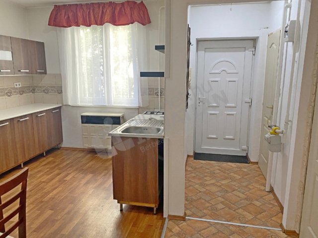 Eladó téglalakás, Budapesten, XI. kerületben, Fehérvári úton