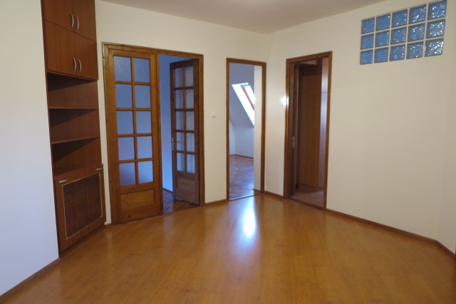 Eladó téglalakás, Egerben, Kertész utcában 92 M Ft, 3+1 szobás