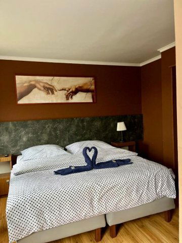 Eladó ipari ingatlan, Mocsán 460 M Ft, 24 szobás