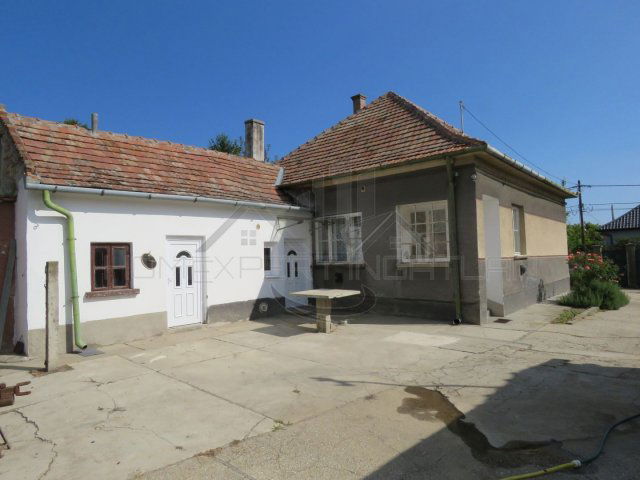 Eladó családi ház, Győrött 65.9 M Ft, 4 szobás