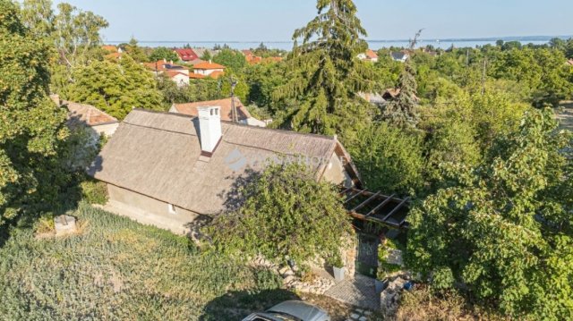 Eladó családi ház, Balatonfüreden 289.99 M Ft, 3 szobás