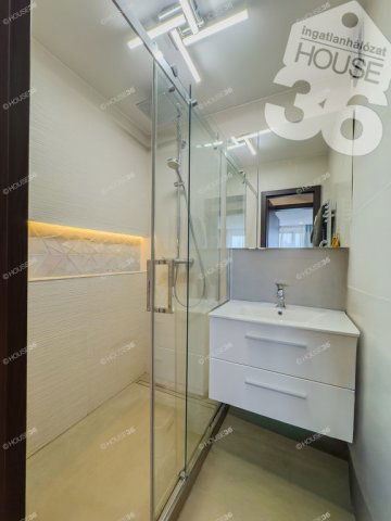 Eladó panellakás, Kecskeméten 66 M Ft, 2 szobás