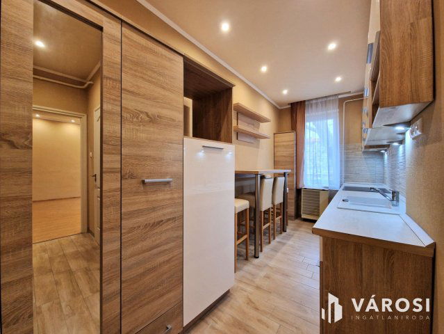 Eladó téglalakás, Békéscsabán 39.9 M Ft, 1 szobás