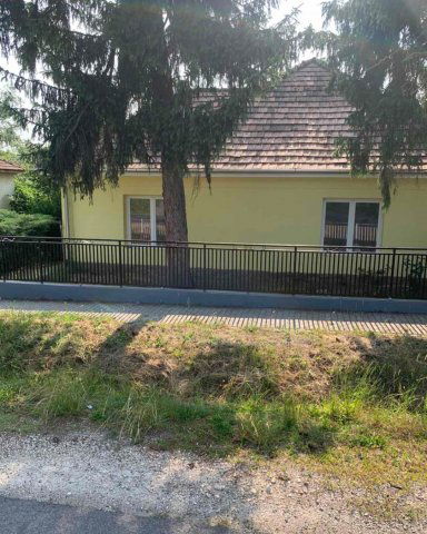 Eladó családi ház, Balatonbogláron 52.5 M Ft, 3 szobás
