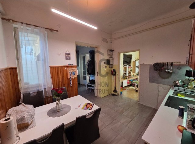 Eladó családi ház, Budapesten, IV. kerületben 71.5 M Ft