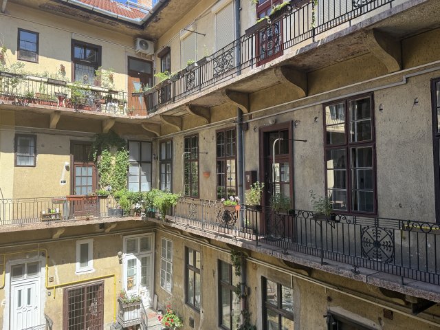 Eladó téglalakás, Budapesten, I. kerületben 74.9 M Ft, 1 szobás