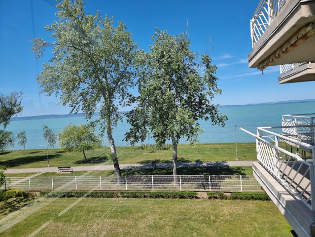 Eladó téglalakás, Siófokon 90 M Ft, 2 szobás