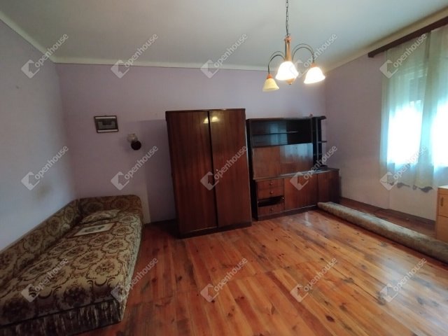 Eladó családi ház, Győrött 59 M Ft, 3 szobás