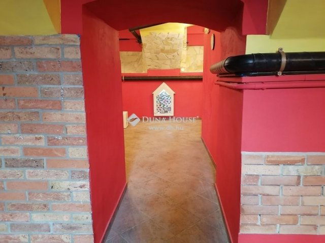 Eladó üzlethelyiség, Budapesten, VI. kerületben 61.9 M Ft