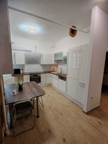 Kiadó téglalakás, albérlet, Pécsett 260 E Ft / hó, 2 szobás