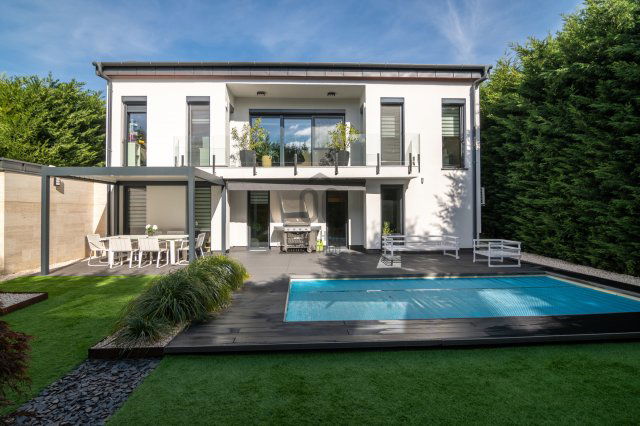 Eladó családi ház, Nagykovácsiban 398 M Ft, 6 szobás