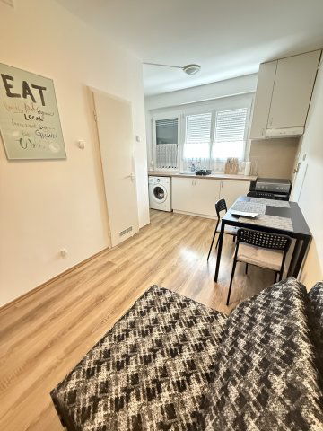 Kiadó panellakás, albérlet, Pakson 130 E Ft / hó, 1 szobás