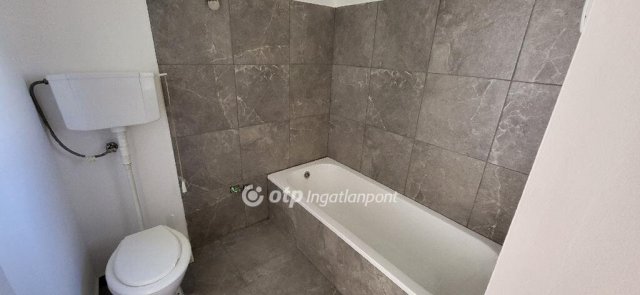 Eladó téglalakás, Budapesten, VIII. kerületben 43.2 M Ft