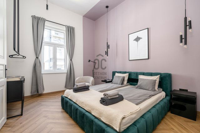 Eladó téglalakás, Budapesten, VI. kerületben, Podmaniczky utcában