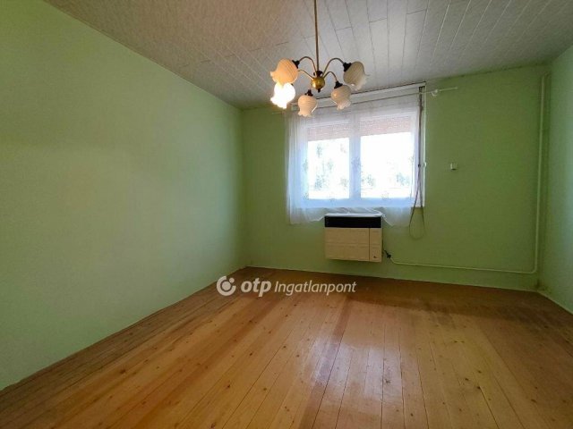 Eladó családi ház, Faddon 32 M Ft, 2+1 szobás