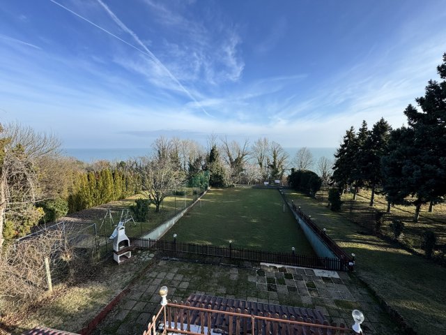 Eladó hotel, Balatonszepezden 179 M Ft, 13 szobás