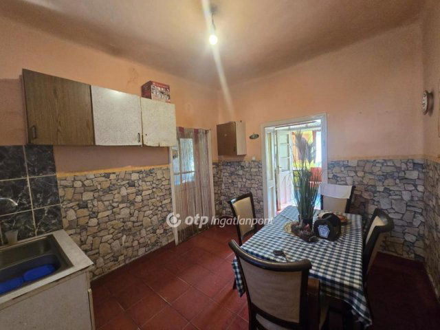 Eladó családi ház, Létavértesen 15.99 M Ft, 2 szobás