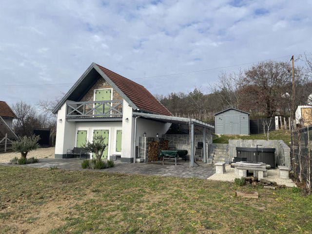 Eladó nyaraló, Balatonakaliban 109 M Ft, 4 szobás