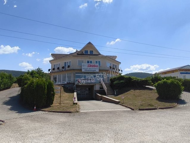 Eladó ipari ingatlan, Vértesszőlősön 399.9 M Ft
