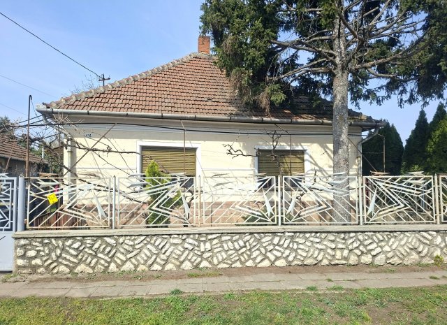 Eladó családi ház, Mezőkövesden 28.2 M Ft, 2 szobás