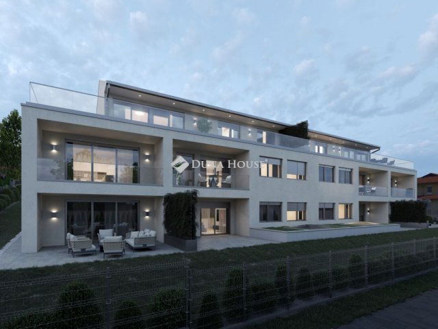 Eladó téglalakás, Pécsett 89.9 M Ft, 4 szobás