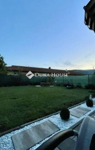 Eladó téglalakás, Pécsett 89.9 M Ft, 3 szobás