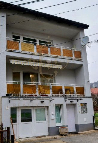 Eladó téglalakás, Balatonfüreden 197 M Ft, 10 szobás