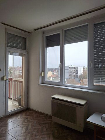 Eladó téglalakás, Szolnokon 27.9 M Ft, 2 szobás