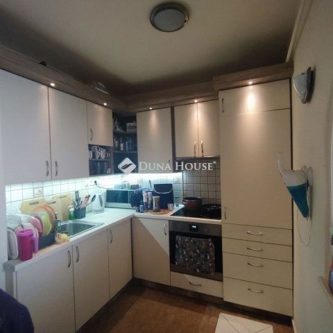 Eladó téglalakás, Szegeden 54.9 M Ft, 2 szobás