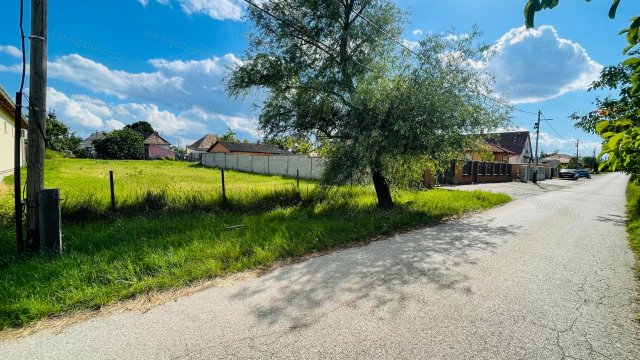 Eladó telek, Komáromban 29.99 M Ft / költözzbe.hu