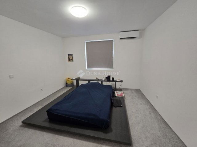 Eladó családi ház, Székesfehérvárott 74.5 M Ft, 3 szobás