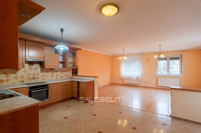 Eladó ikerház, Debrecenben 149.5 M Ft, 5 szobás