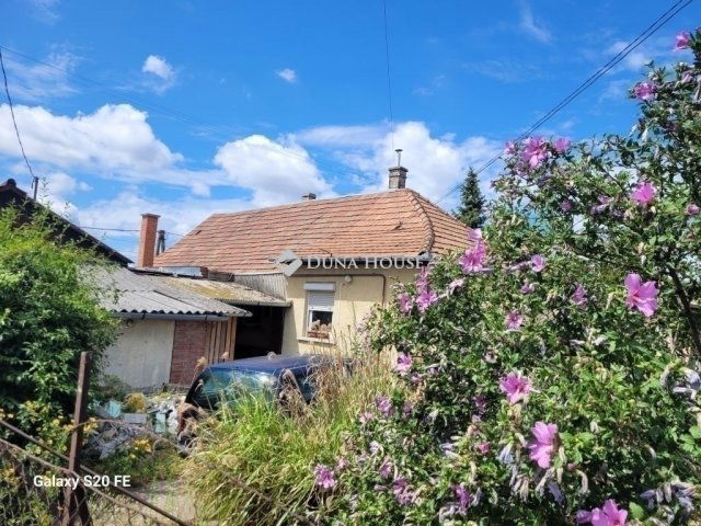 Eladó családi ház, Vecsésen 57.9 M Ft, 2 szobás