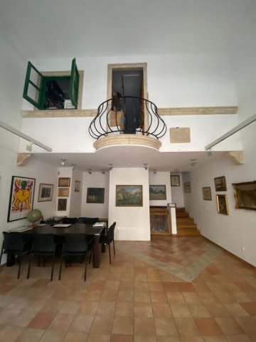 Eladó üzlethelyiség, Budapesten, V. kerületben 180 M Ft
