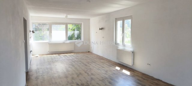 Eladó családi ház, Szentendrén, Szűcs József utcában 135 M Ft