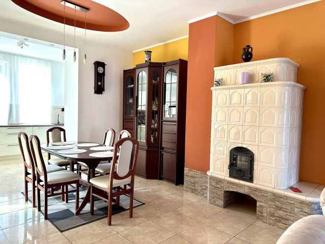 Eladó családi ház, Győrött 157.5 M Ft, 5 szobás