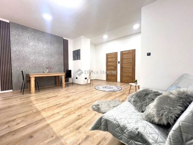 Eladó téglalakás, Budapesten, VI. kerületben 76 M Ft, 3 szobás